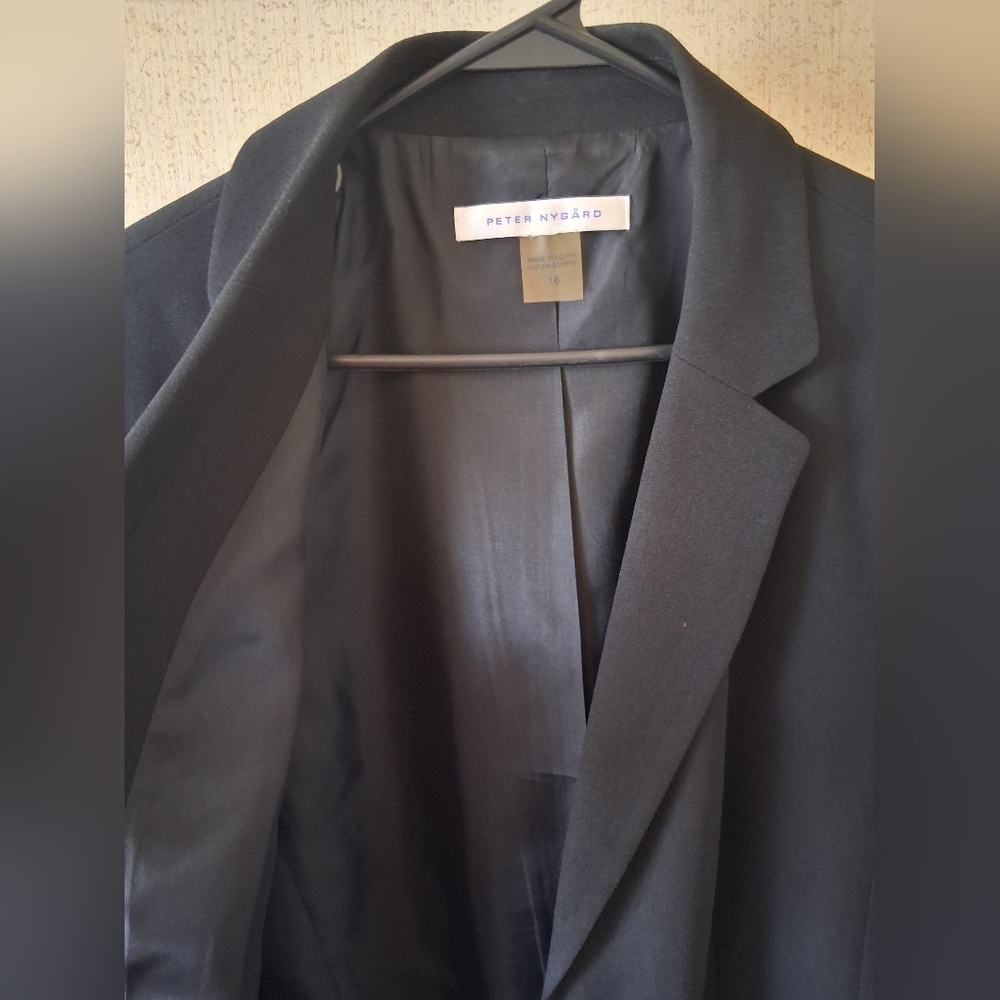 Peter Nygård Black Women's Blazer with Classic Lapel